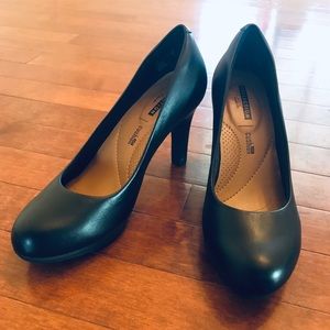 Never Worn Clark’s Leather Heels